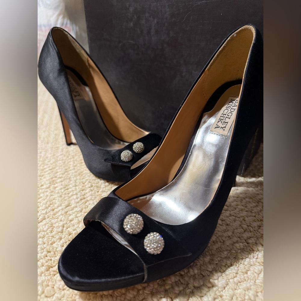 Badgley Mischka Banner Black Satin Crystal Rhinestone Pumps EUC Retail: $200